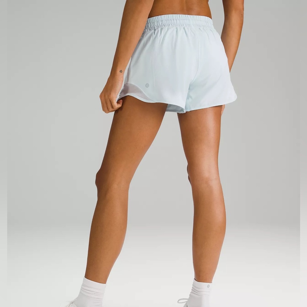 NWT lululemon Hotty Hot LR Shorts 4” size 6